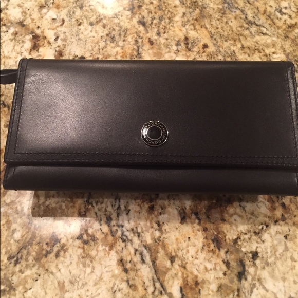 Coach Accessories - Coach leather slim wallet